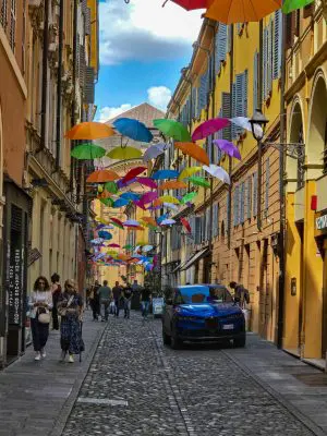 Via Farini modena