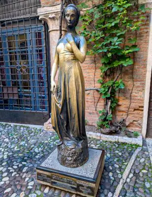 Where to Stay in Verona?