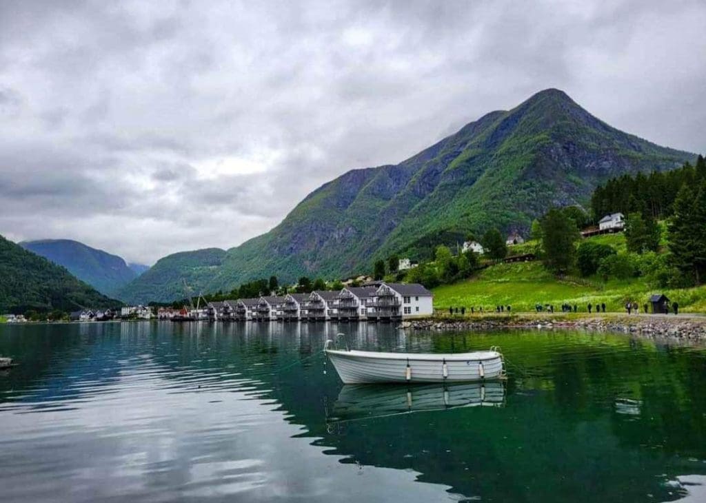 norwegian fjords cruise april weather